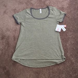 Green LulaRoe tee